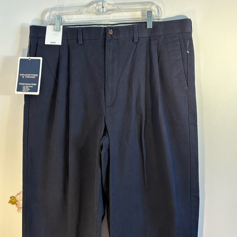 Roundtree & York men’s dress pants sz 40/30  heavy material NWT